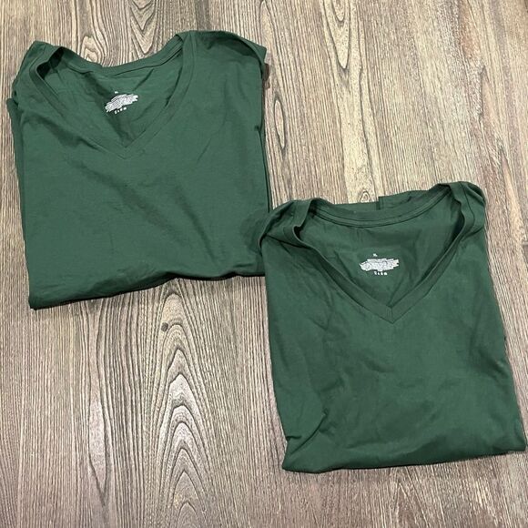 Other - NWOT 2 Pack Mens T-Shirts V-Neckline Short Sleeve Pullover Solid Green Size XL